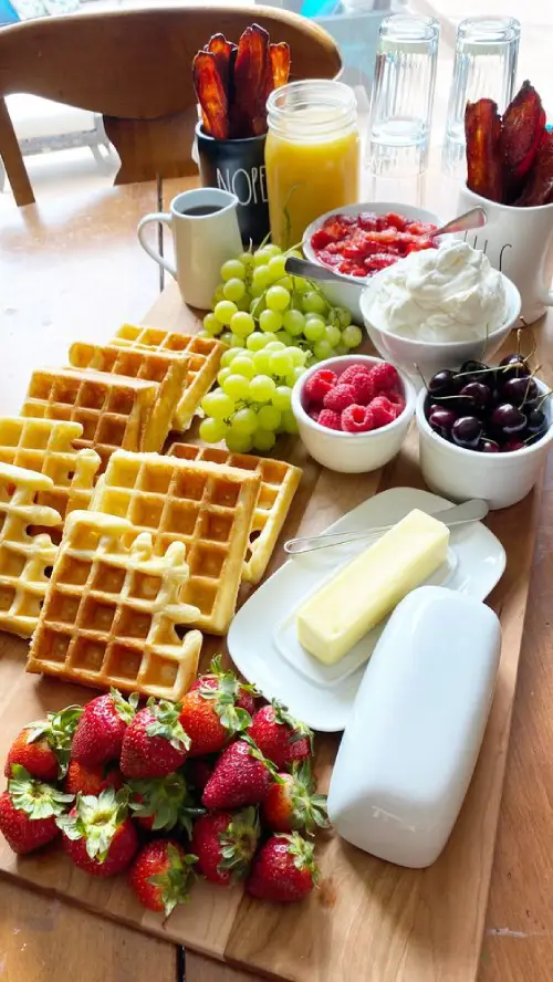 تزئین صبحانه شیک و مدرن + سنتی و ساده ( نحوه تزئین صبحانه برای مهمانی )