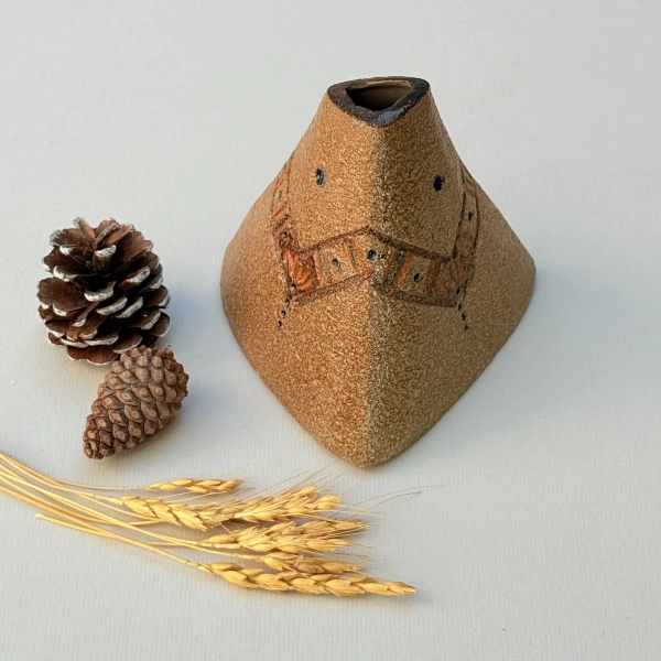 2025_10_21_14_06_IMG_8412 گلدان مثلث کوچک