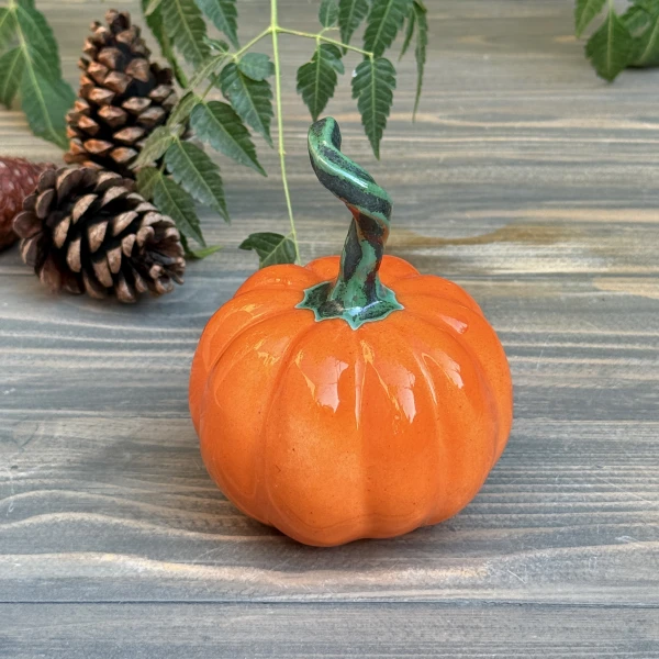 2025_11_02_15_00_IMG_9098 مجسمه کدو متوسط طرح شش