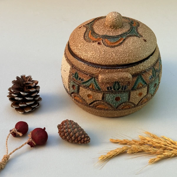 2025_10_22_15_15_IMG_8829 شکلات خوری بزرگ با نقوش باستانی