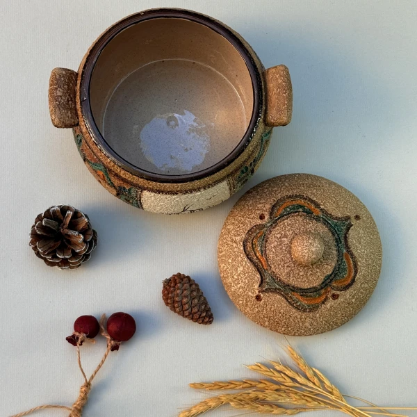 2025_10_22_15_15_IMG_8832 شکلات خوری بزرگ با نقوش باستانی